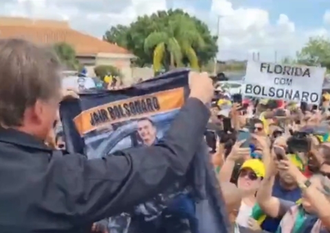 Revista Time chama de ‘espetáculo bizarro’ estadia de Bolsonaro nos EUA