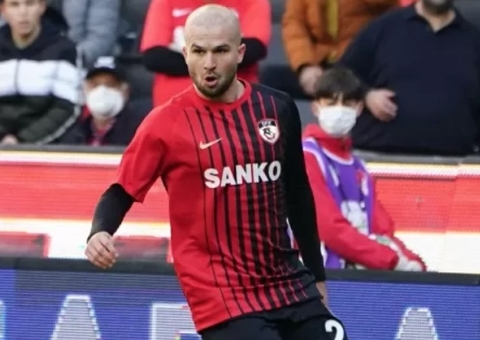 Jogador brasileiro tira mais 1 dia de folga e escapa de tragédia na Turquia