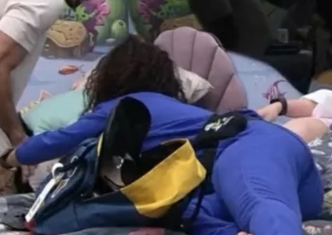 Paula puxa roupa de Cara de Sapato e tenta ver lutador pelado no BBB23; vídeo