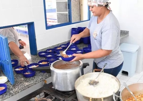 Prefeitura lança processo seletivo com 144 vagas para professor e merendeiro no Amazonas