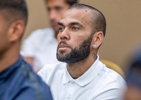 Ex de Daniel Alves defende jogador: ‘colocaria meu corpo no fogo por ele’