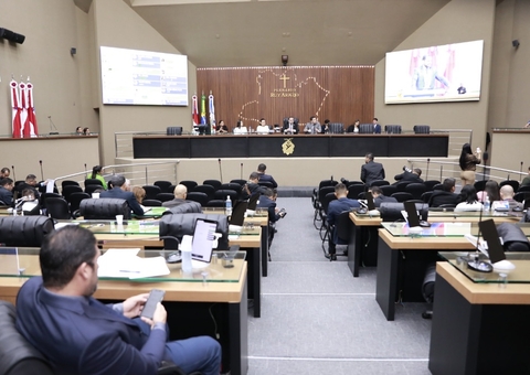 Deputados já acumulam faltas na Aleam com apenas uma semana de trabalho