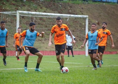 Manauara treina pesado para enfrentar o Operário no domingo pelo Barezão