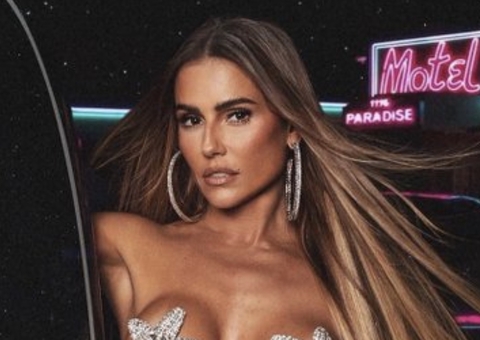 Deborah Secco revive Bruna Surfistinha em vídeo supersexy para o Baile da 