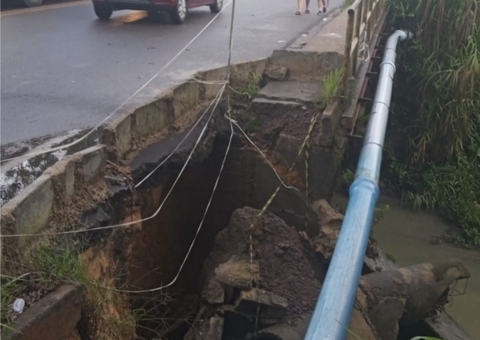 Estrutura desmorona e moradores temem desabamento de ponte em Manaus; vídeo