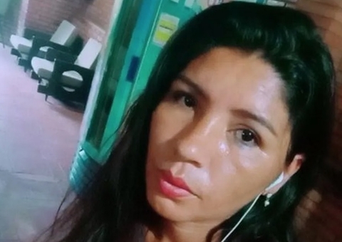 Homem mata esposa a facadas logo após sair da delegacia por ser denunciado por agredi-la