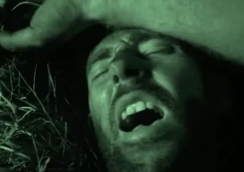 Participante do ‘Largados e Pelados’ queima o pênis durante gravação 