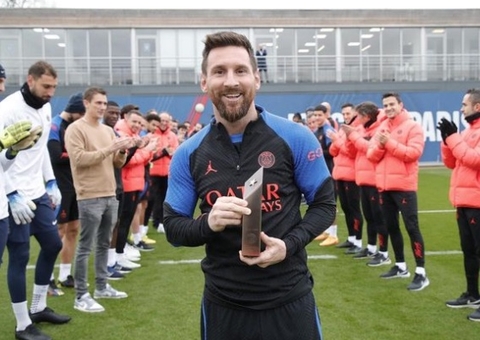 Pai de Messi acha difícil jogador argentino voltar ao Barcelona