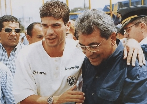 Torcedor do Botafogo, Amazonino Mendes é homenageado no Maracanã 