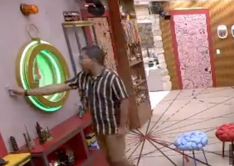  Bruno Gaga aperta botão e desiste do BBB23