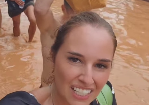 Filha de Fafá de Belém mostra quarto de hotel inundado após temporal em SP