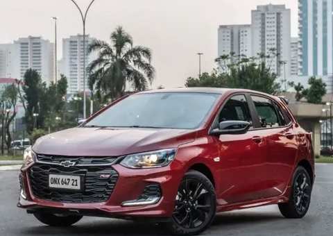 Confira os 10 carros que mais consomem combustível no Brasil, segundo o Inmetro