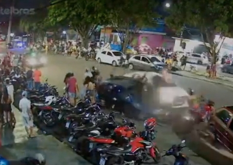 Motorista perde controle e atropela várias pessoas em avenida de Manaus 