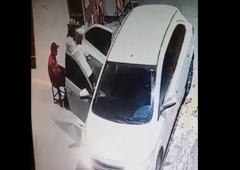 Criminosos rendem frentista e roubam posto de combustível em Manaus