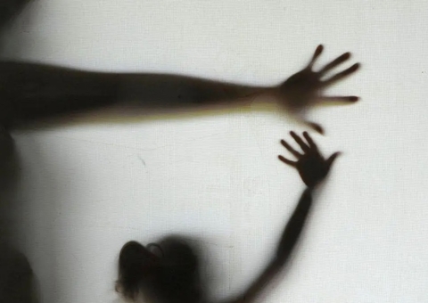 Saiba se mulheres trans podem pedir medida protetiva em caso de violência doméstica ou familiar