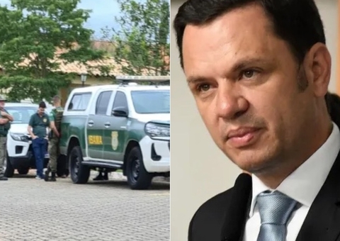 Anderson Torres é multado após Ibama encontrar pássaros silvestres em sua casa