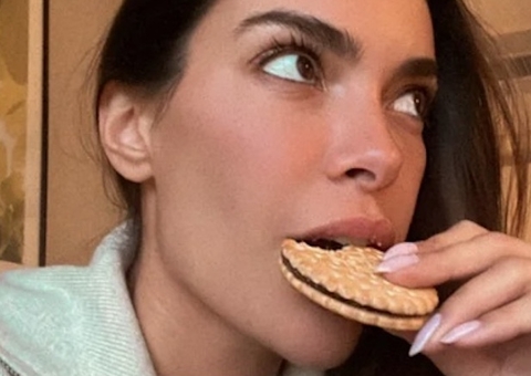 Mulher de Daniel Alves alfineta jogador ao comentar músicas de Shakira sobre Pique