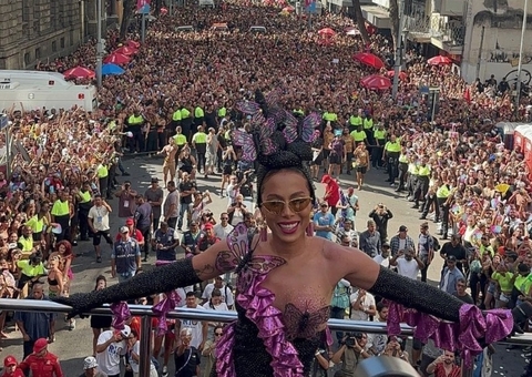 Anitta reúne artistas internacionais e levanta multidão com bloco no Rio