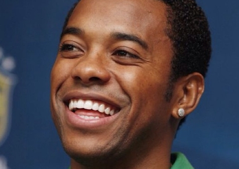 MPF defende prisão de Robinho e entrega endereços do ex-jogador