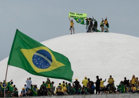 Alexandre de Moraes manda soltar 102 presos por atos golpistas