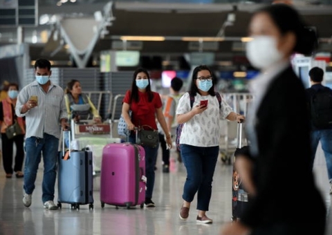 Uso de máscaras em aeroportos e aviões deixa de ser obrigatório, decide Anvisa