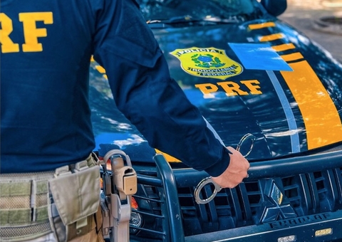 Foragido, motorista é preso durante fiscalização na BR-319