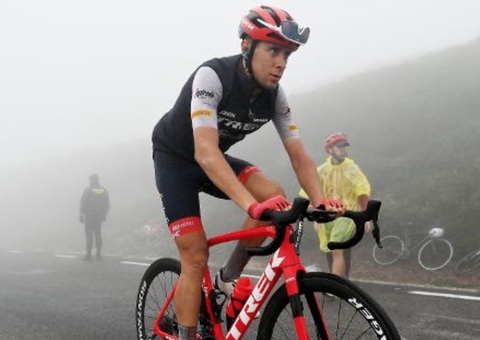 Ciclista italiano é condenado após matar gato do ministro com espingarda