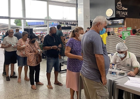 Vacinação contra covid em supermercados de Manaus voltam nesta sexta