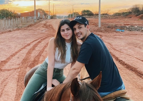 Presidente de Câmara Municipal e namorado são achados mortos em casa