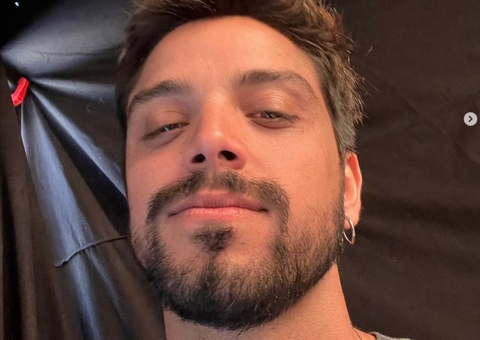 Rodrigo Simas revela ser bissexual: ‘Um cara livre’