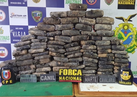Polícia apreende mais de 140 quilos de drogas enterradas em mata no Amazonas