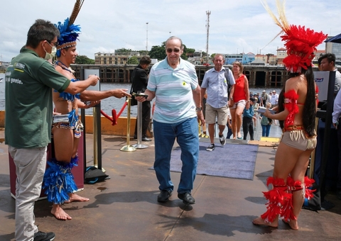 Temporada de Cruzeiros: Mais de 2 mil turistas do navio ‘Volendam’ chegam em Manaus