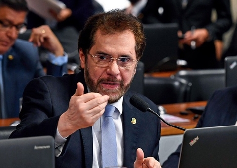 Plínio Valério apresenta PL que proíbe empréstimos do BNDES ao exterior