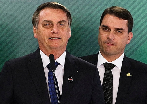 Flávio recua após anunciar data de retorno de Bolsonaro ao Brasil