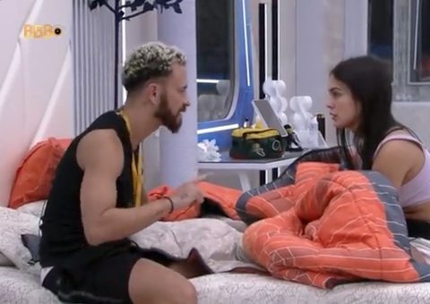 Larissa fica indignada ao saber por Fred fala de Domitila sobre 'contatinhos'