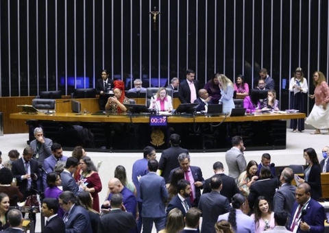 Câmara aprova proposta que institui pensão de R$ 1,3 mil a filhos das vítimas de feminicídio