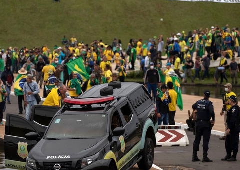 Moraes liberta mais 130 pessoas presas por atos golpistas 