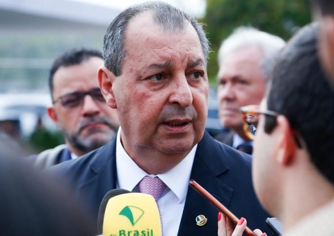 Omar articula reunião entre Lula e David Almeida para evitar novas tragédias em Manaus