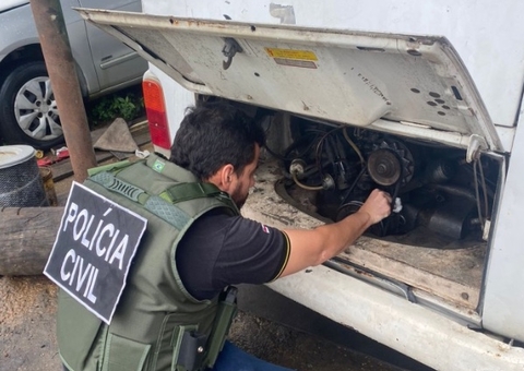 Polícia recupera carros roubados que estavam escondidos na zona rural de Manaus