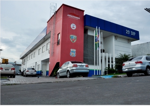 Homem é preso por convidar jovem para lanchar e esfaqueá-la em tentativa de estupro em Manaus