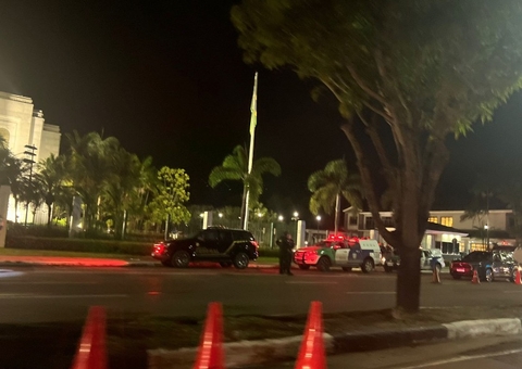 PF e forças de segurança se impõem nas ruas de Manaus para evitar possível ataque de criminosos