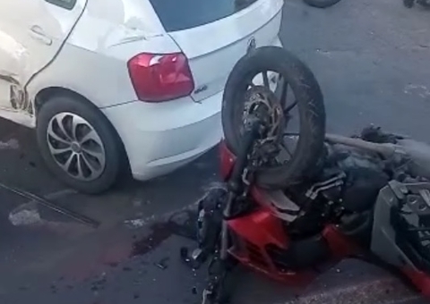 Motociclista fica ferido em acidente com carro em avenida de Manaus