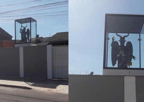 Imagem de Baphomet em fachada de casa viraliza nas redes sociais