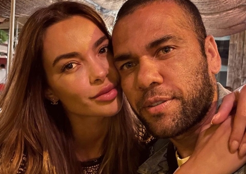 Na prisão, Daniel Alves escreve carta para Joana Sanz após divórcio