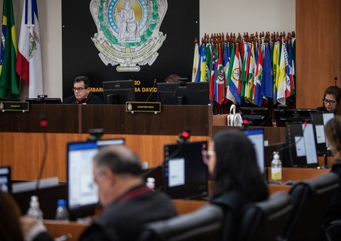 Professora garante na Justiça direito a progressão de carreira na Seduc-AM