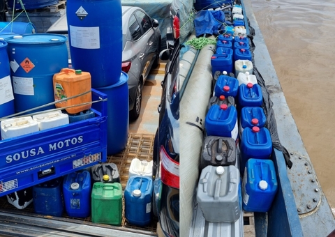 Polícia apreende 1,9 mil litros de óleo ilegal em embarcação no Amazonas