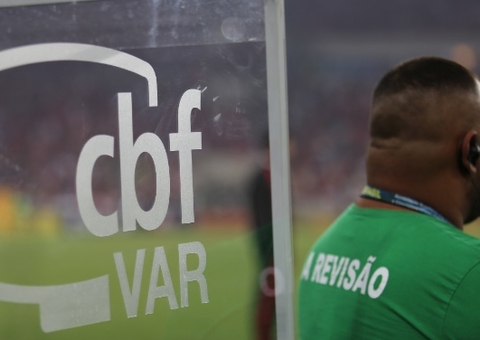 CBF aponta falta de isonomia e veta utilização do VAR nas semifinais do Barezão