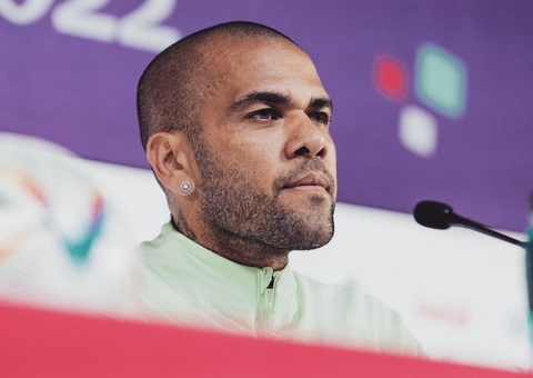 TV mostra troca de mensagens entre amigo de Daniel Alves e prima da vítima após estupro