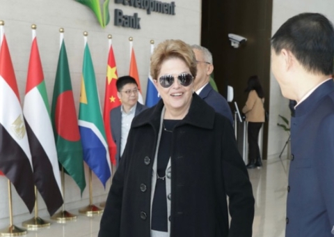 Dilma inicia mandato como presidente do banco dos Brics