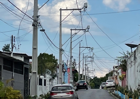 Amazonas Energia volta a ser proibida de instalar medidores em Manaus 
